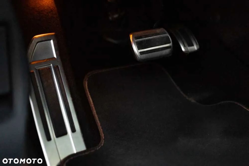 Peugeot 308 BlueHDi FAP 180 EAT8 Stop & Start GT - 17