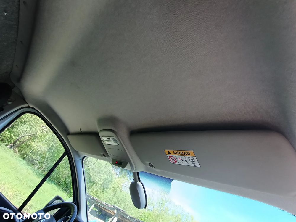 Renault Trafic L2H1 1.6 diesel 145kM 2018rok WEBASTO, CZUJNIKI PARKOWANIA, HAK, NIEWIELKI PRZEBIEG stan BDB, BEZWPADKOWY! - 30