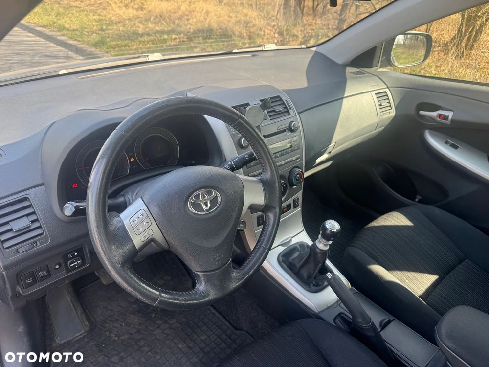 Toyota Corolla 2.0 D-4D Premium - 5