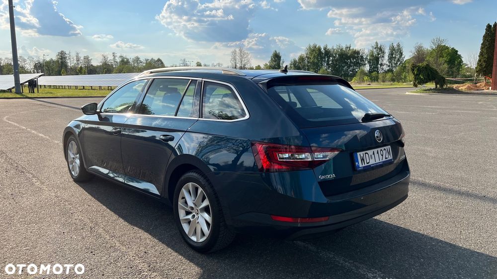 Skoda Superb 2.0 TDI Ambition DSG - 4