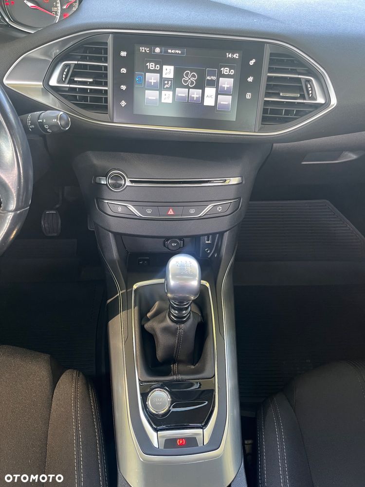 Peugeot 308 1.6 THP Allure - 21