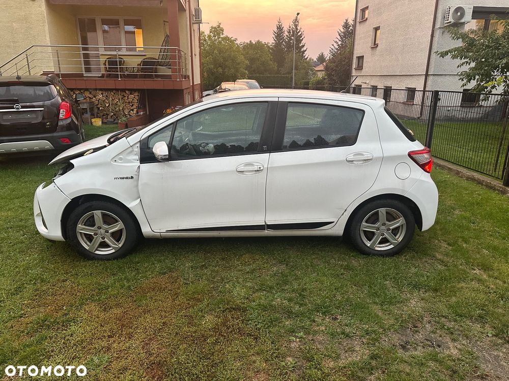Toyota Yaris 1.5 VVT-i Team Deutschland - 11