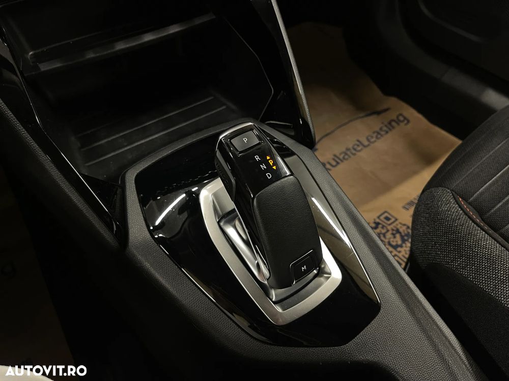 Peugeot 2008 PureTech 130 EAT8 Active - 27