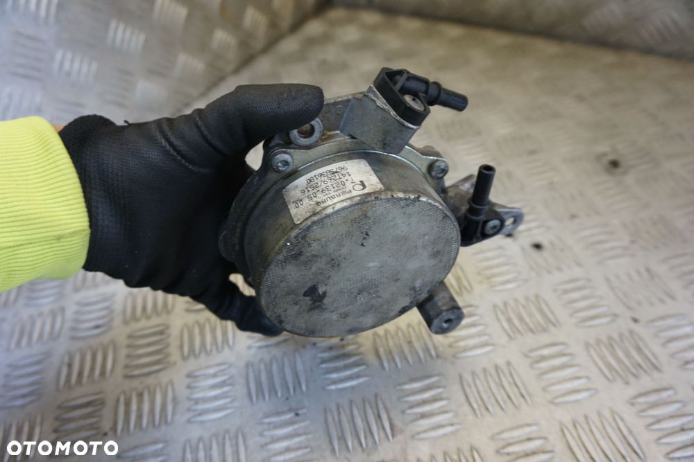 POMPA VACUM KUGA I MK1 2.0 TDCI 9673836180 FORD 2008-2013 - 4