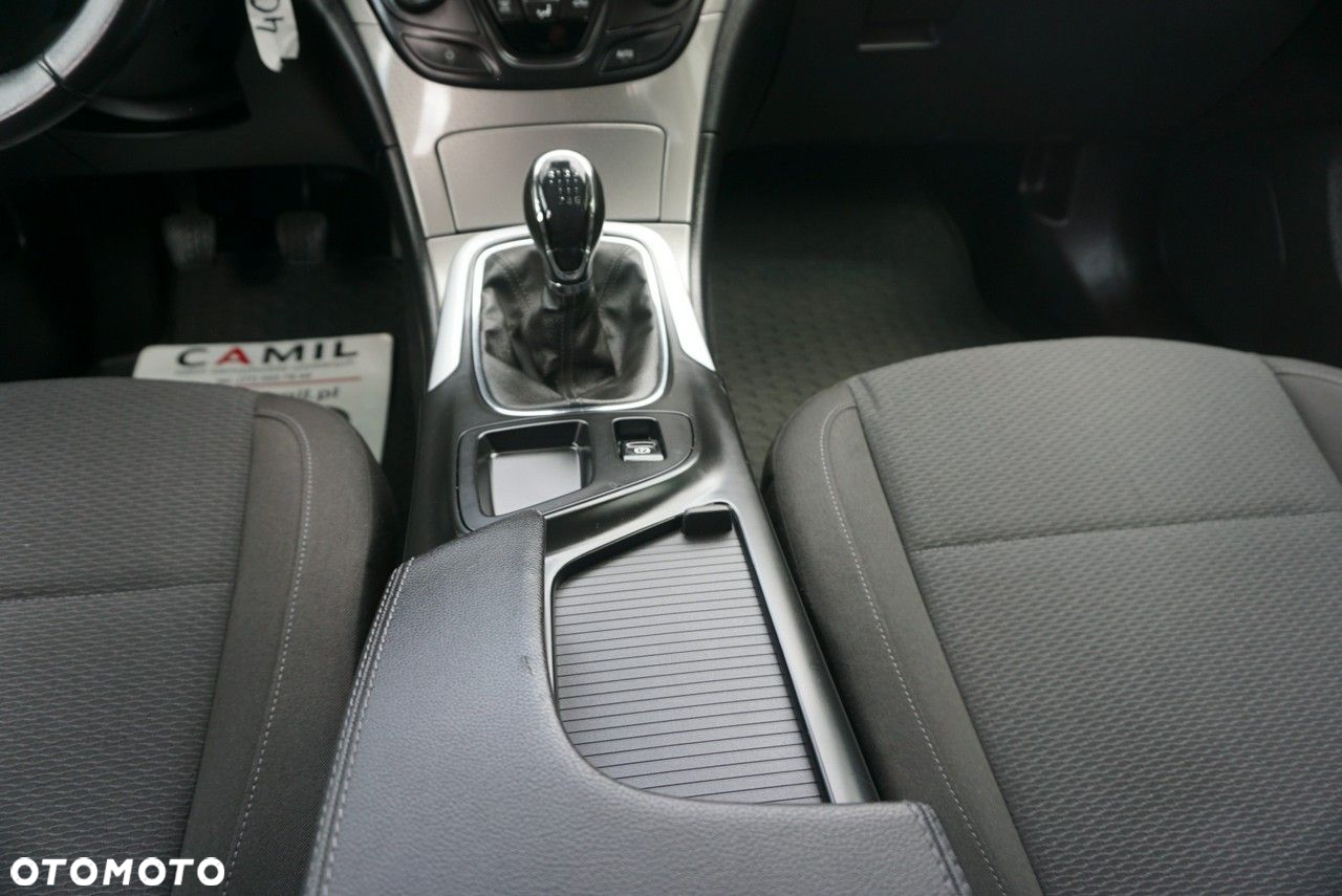 Opel Insignia - 18