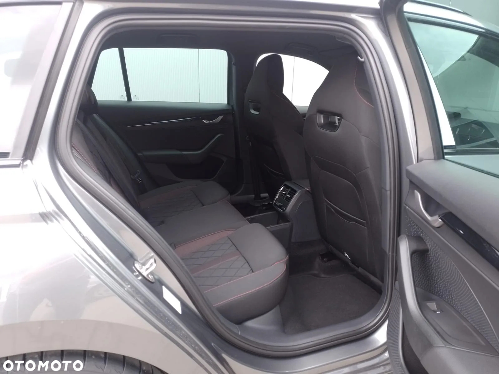 Skoda Octavia 2.0 TSI RS DSG - 8