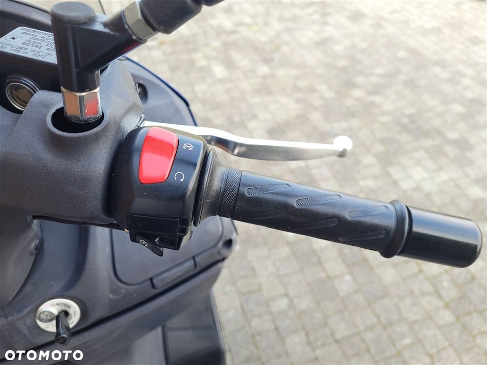 Suzuki Burgman - 9