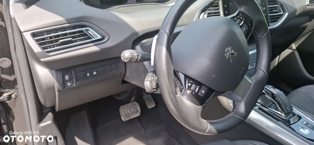 Peugeot 308 1.2 PureTech GPF Allure S&S EAT8 - 9
