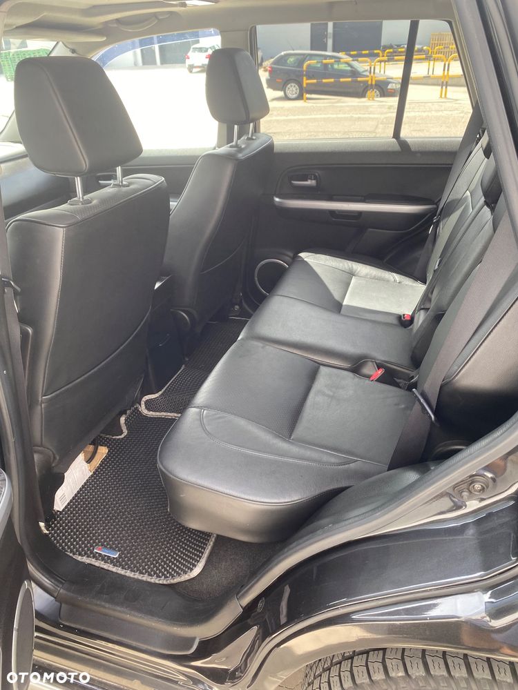 Suzuki Grand Vitara 2.4 Premium - 11