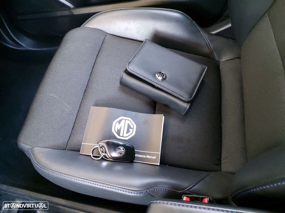 MG MG4 64 kWh Luxury - 10