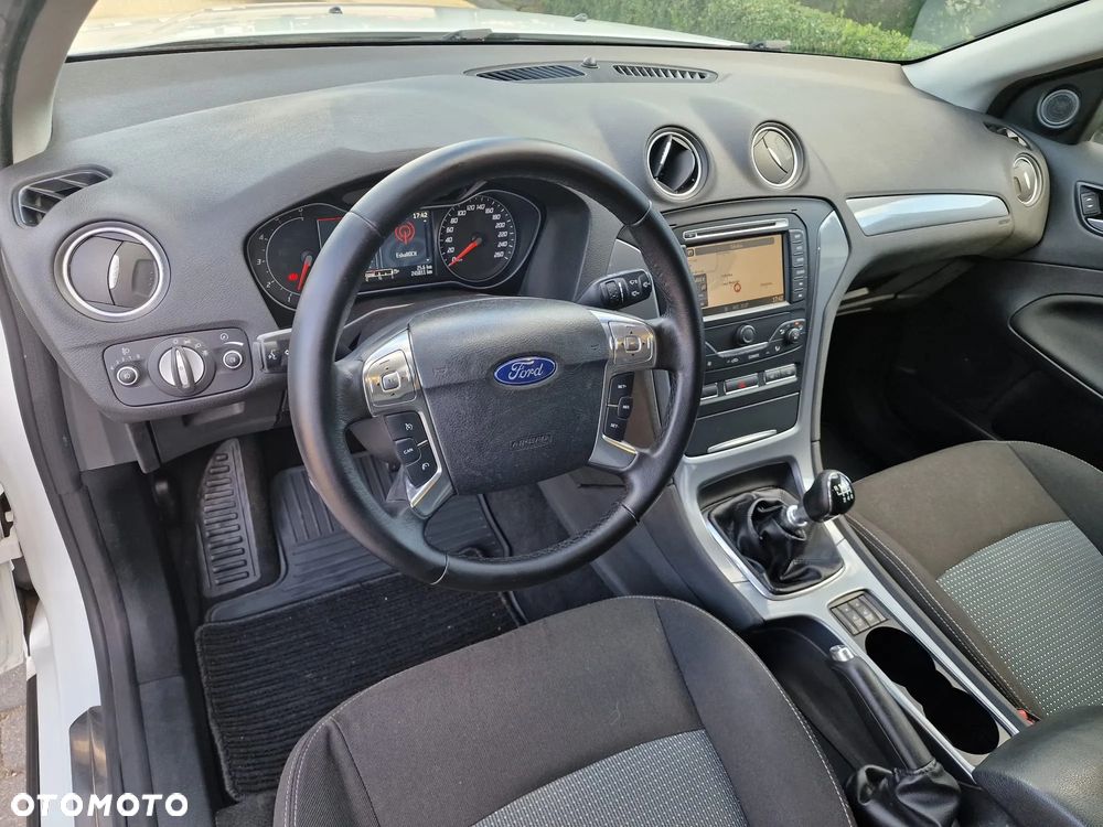 Ford Mondeo 2.0 TDCi Champions Edition - 24