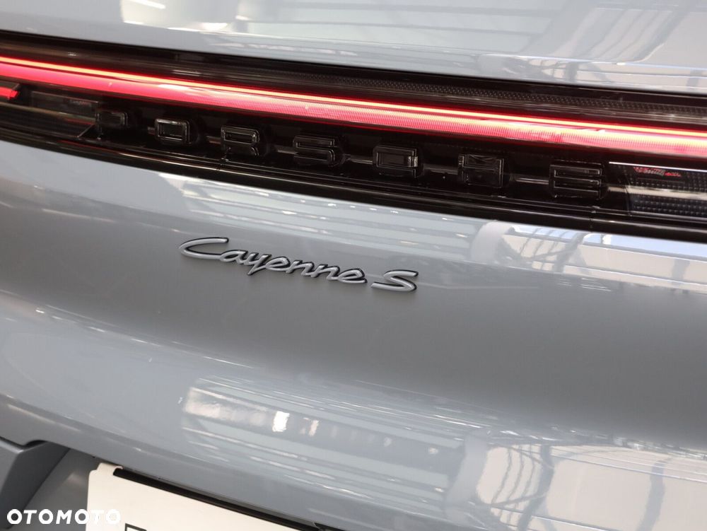 Porsche Cayenne - 25