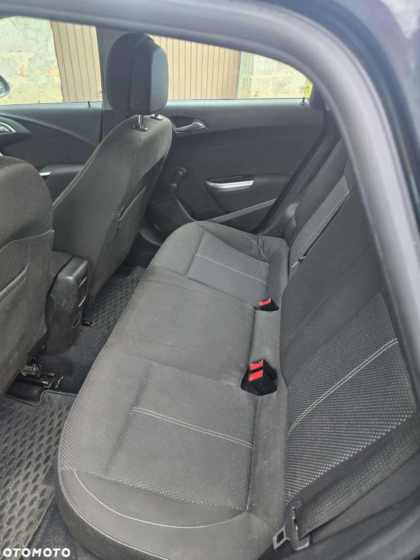 Opel Astra IV 1.4 T Cosmo - 9