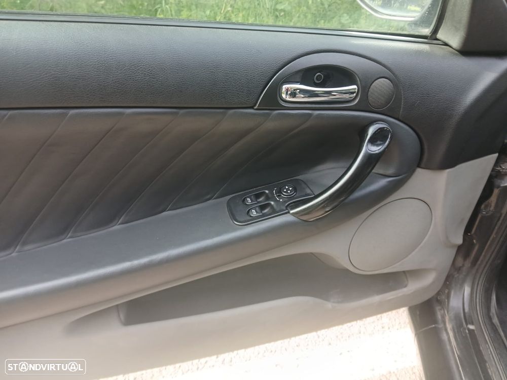 Alfa Romeo GT 1.9 JTD M-JET - 23