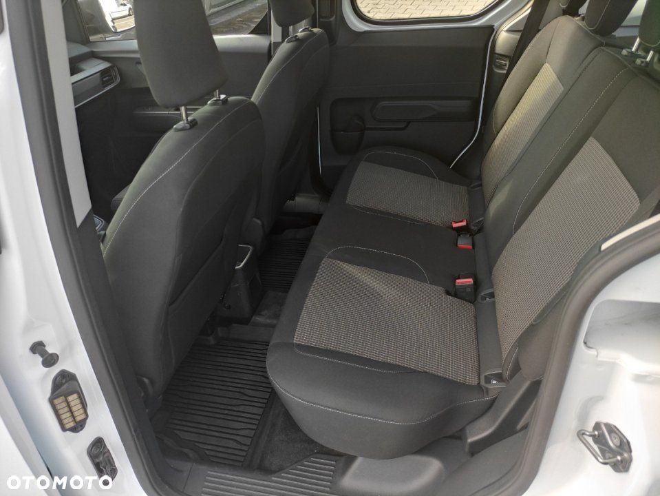 Ford Tourneo Courier - 11