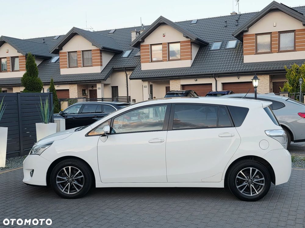 Toyota Verso 1.6 D-4D Premium - 8
