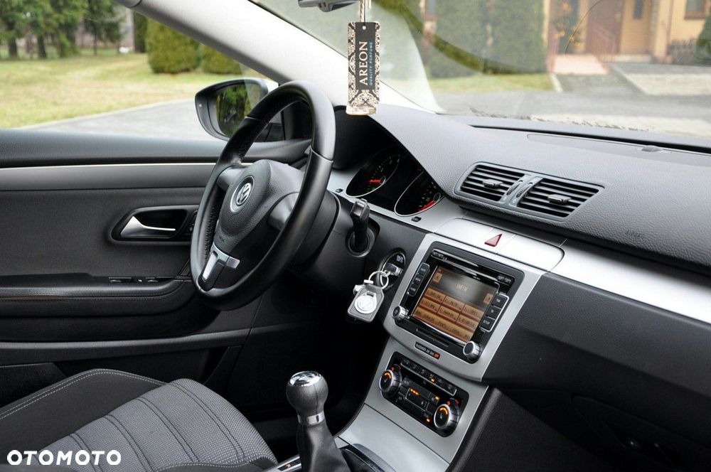 Volkswagen Passat CC - 18
