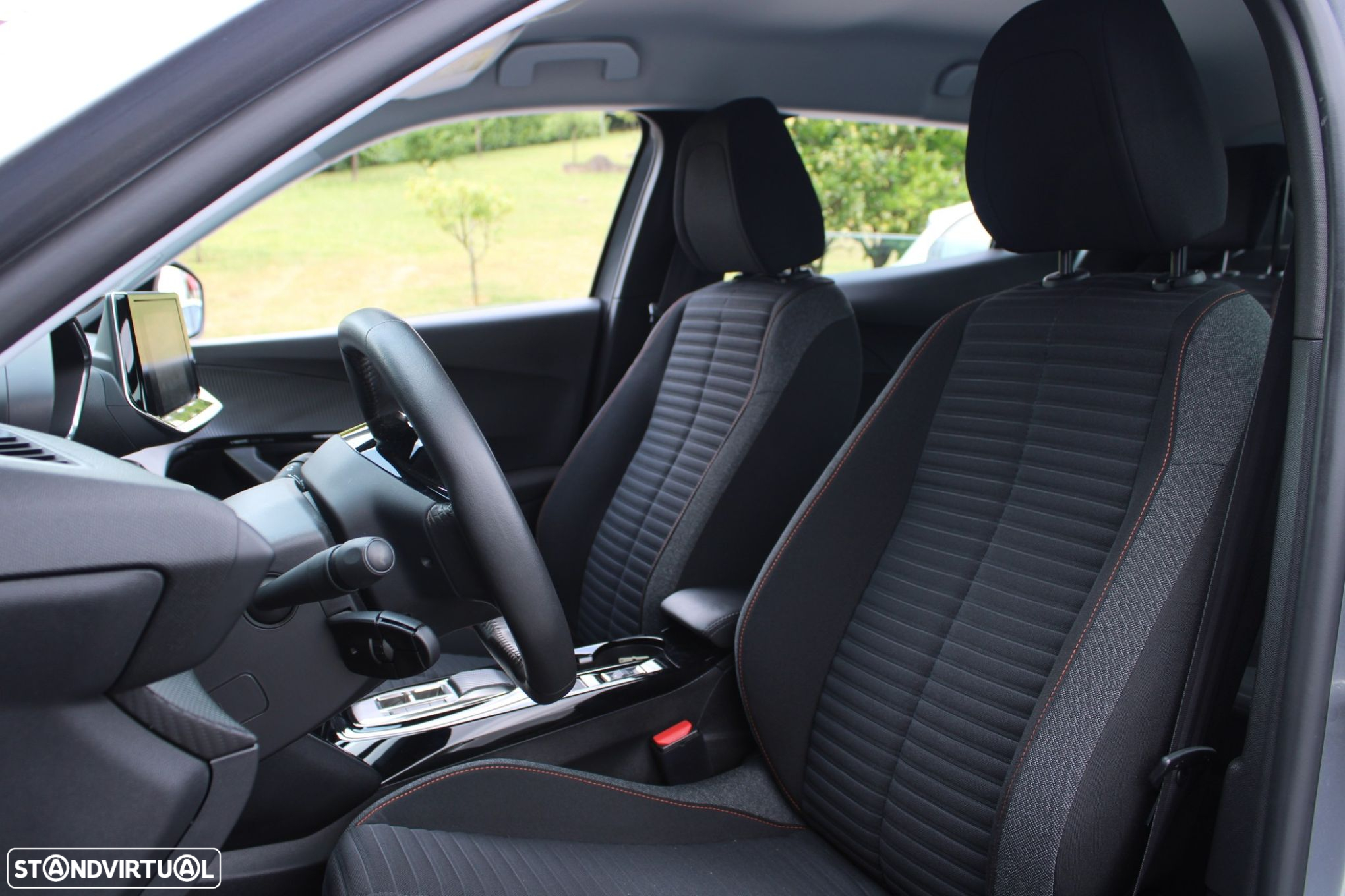 Peugeot e-2008 50 kWh Active Pack - 4