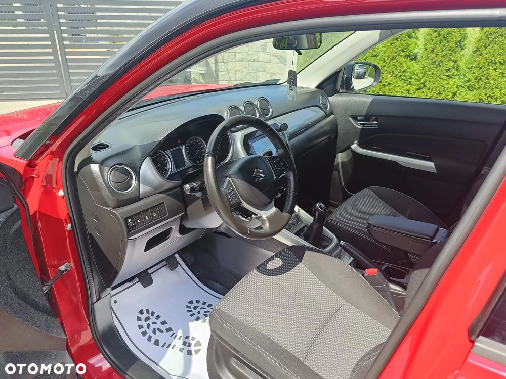 Suzuki Vitara 1.6 Comfort 2WD - 12