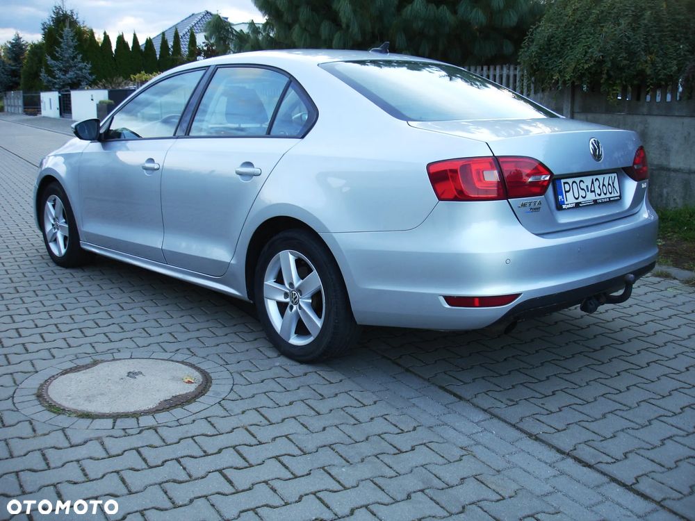 Volkswagen Jetta - 5