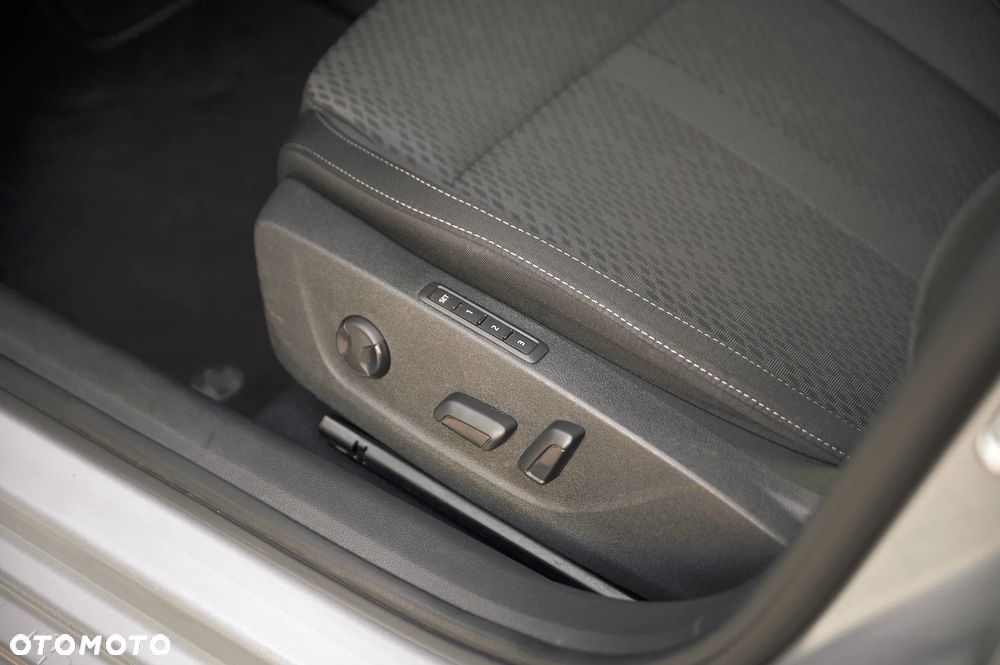 Skoda Octavia 1.5 TSI e-TEC DSG Selection Plus - 27