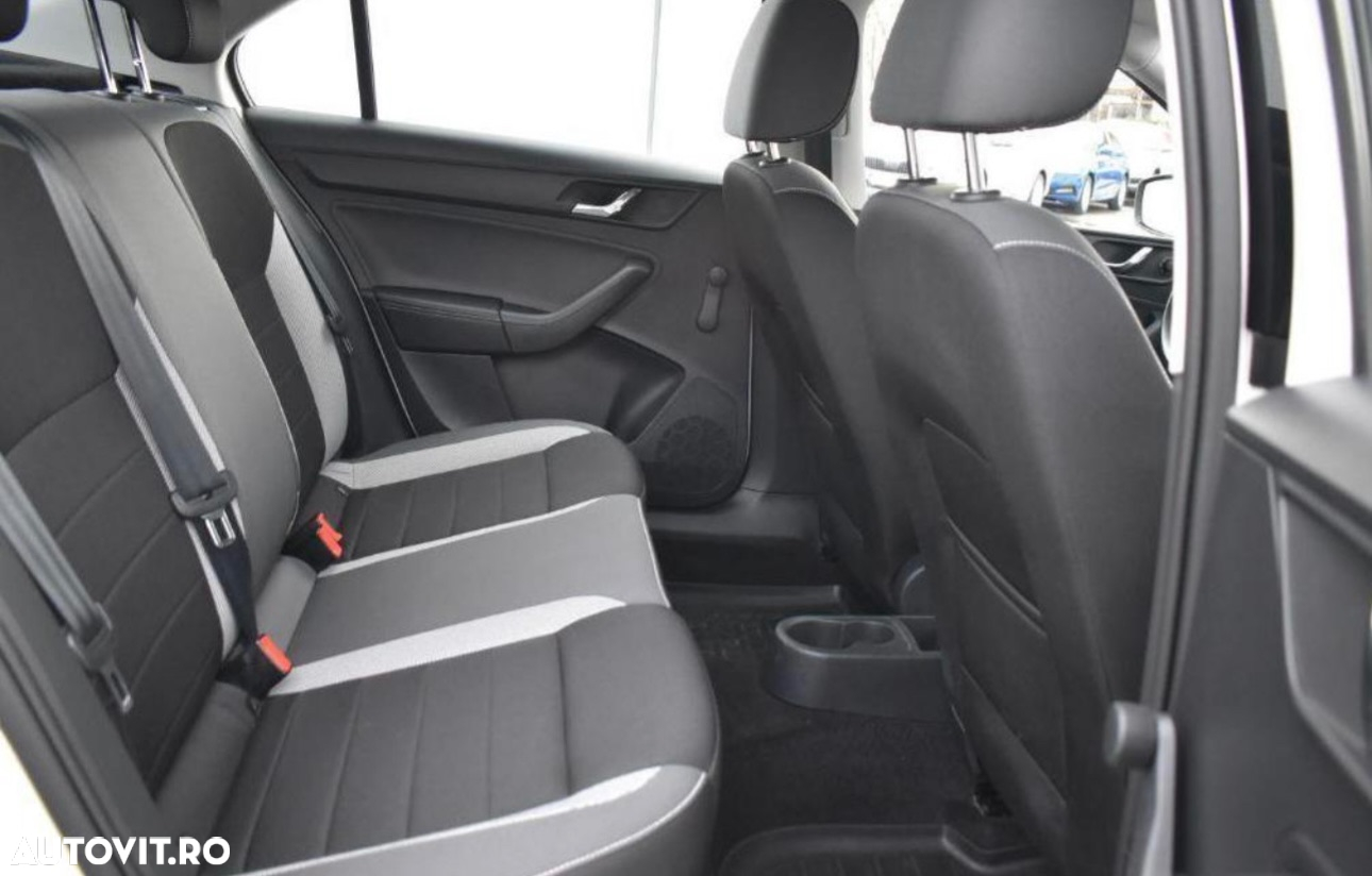 Skoda RAPID 1.4 TDI Active DSG - 12