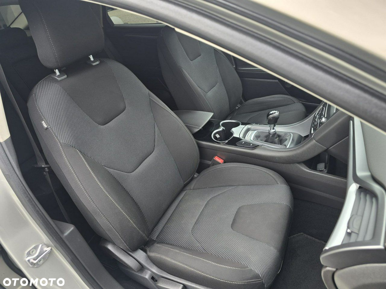 Ford Mondeo - 14