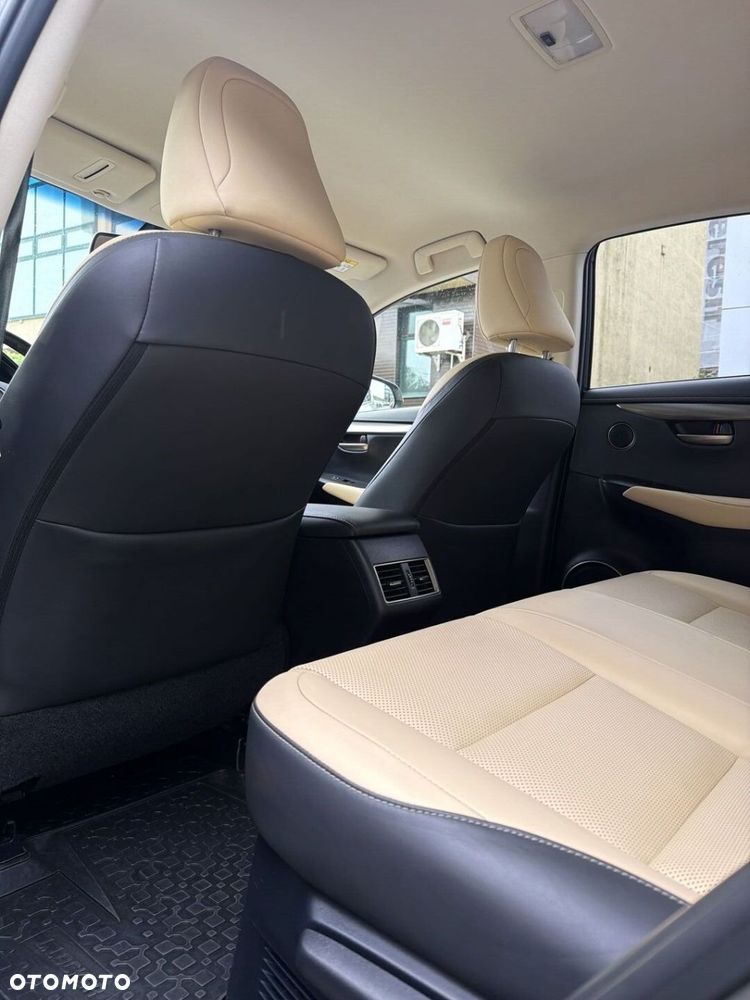 Lexus NX 300h Comfort AWD - 24
