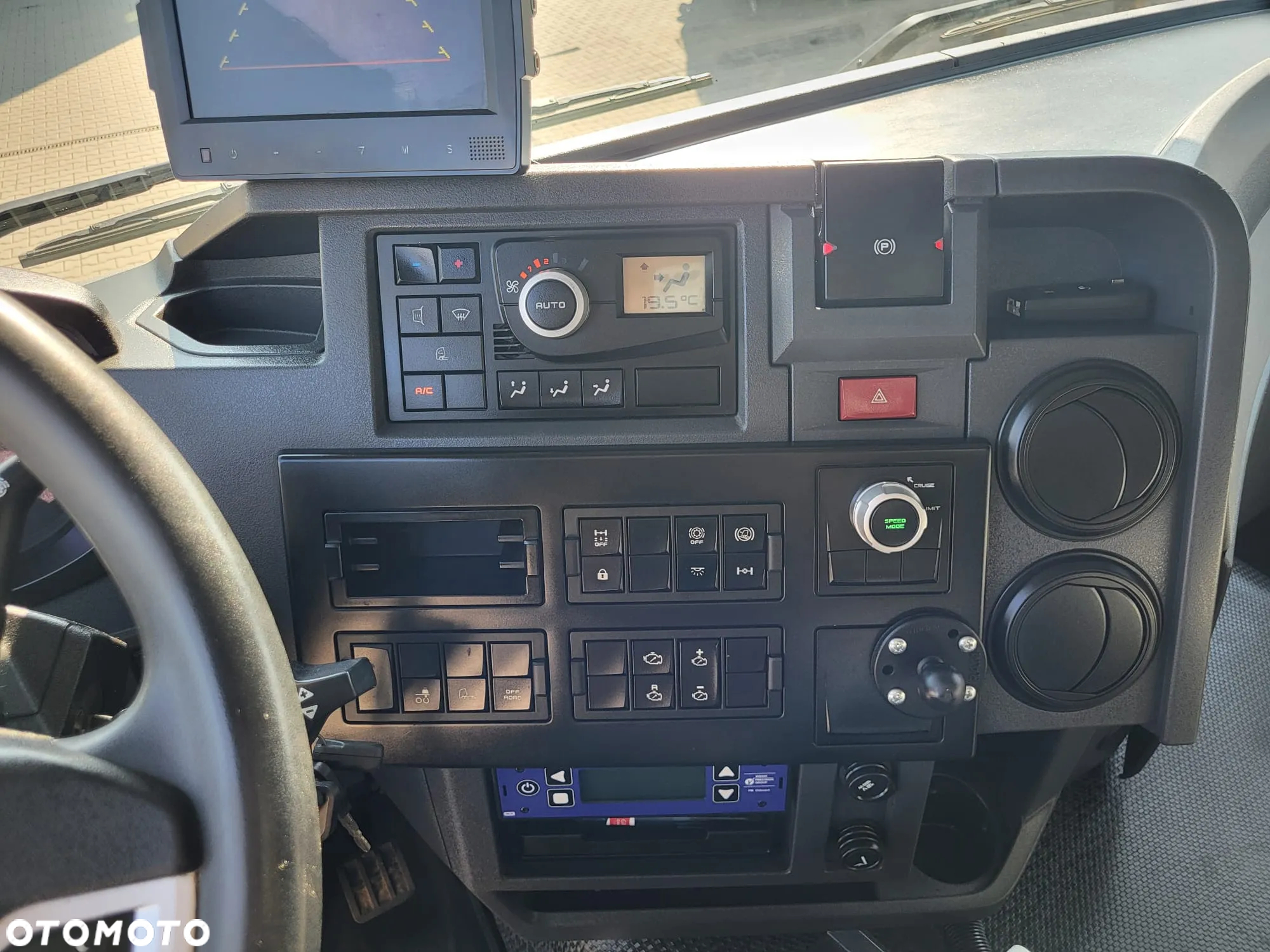 Renault C 380 - 23