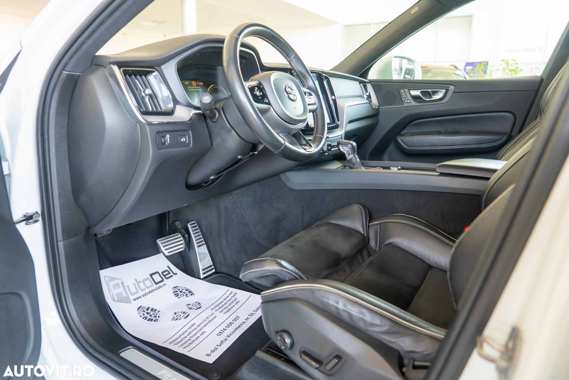 Volvo XC 60 D5 AWD R-Design - 13