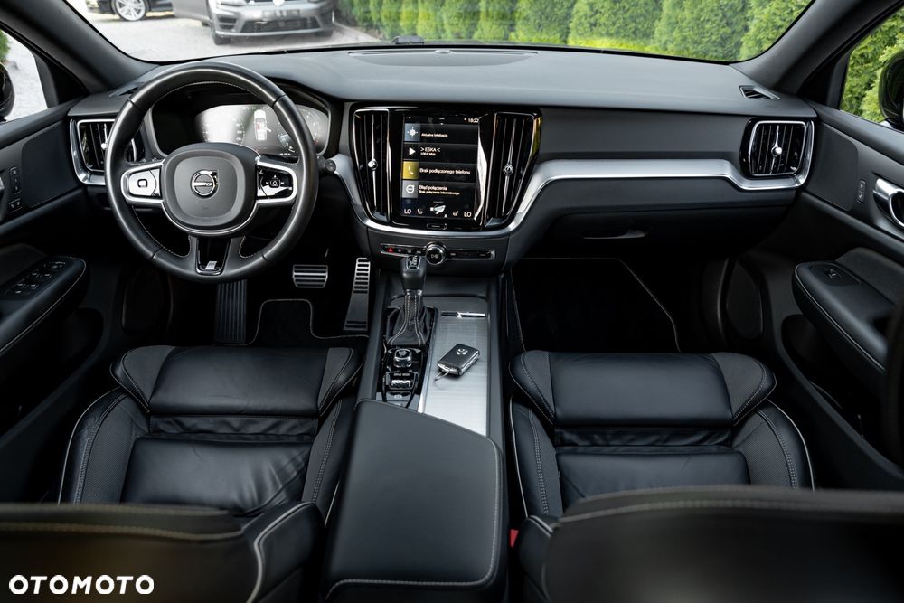 Volvo V60 B5 B R-Design - 27