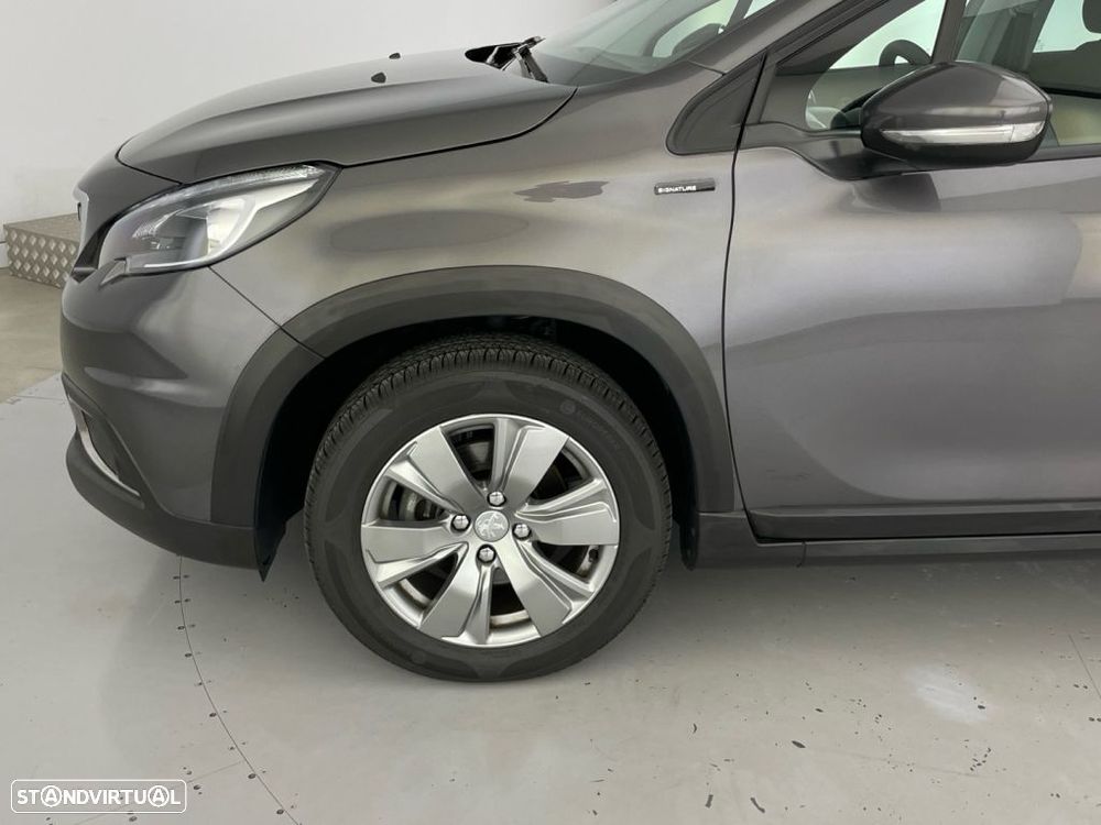 Peugeot 2008 1.2 PureTech Signature - 19