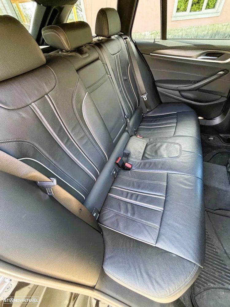 BMW 530 e Pack Desportivo M - 11