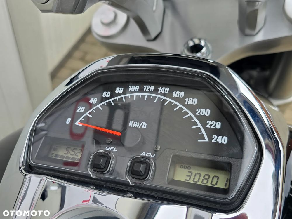 Suzuki Boulevard - 11