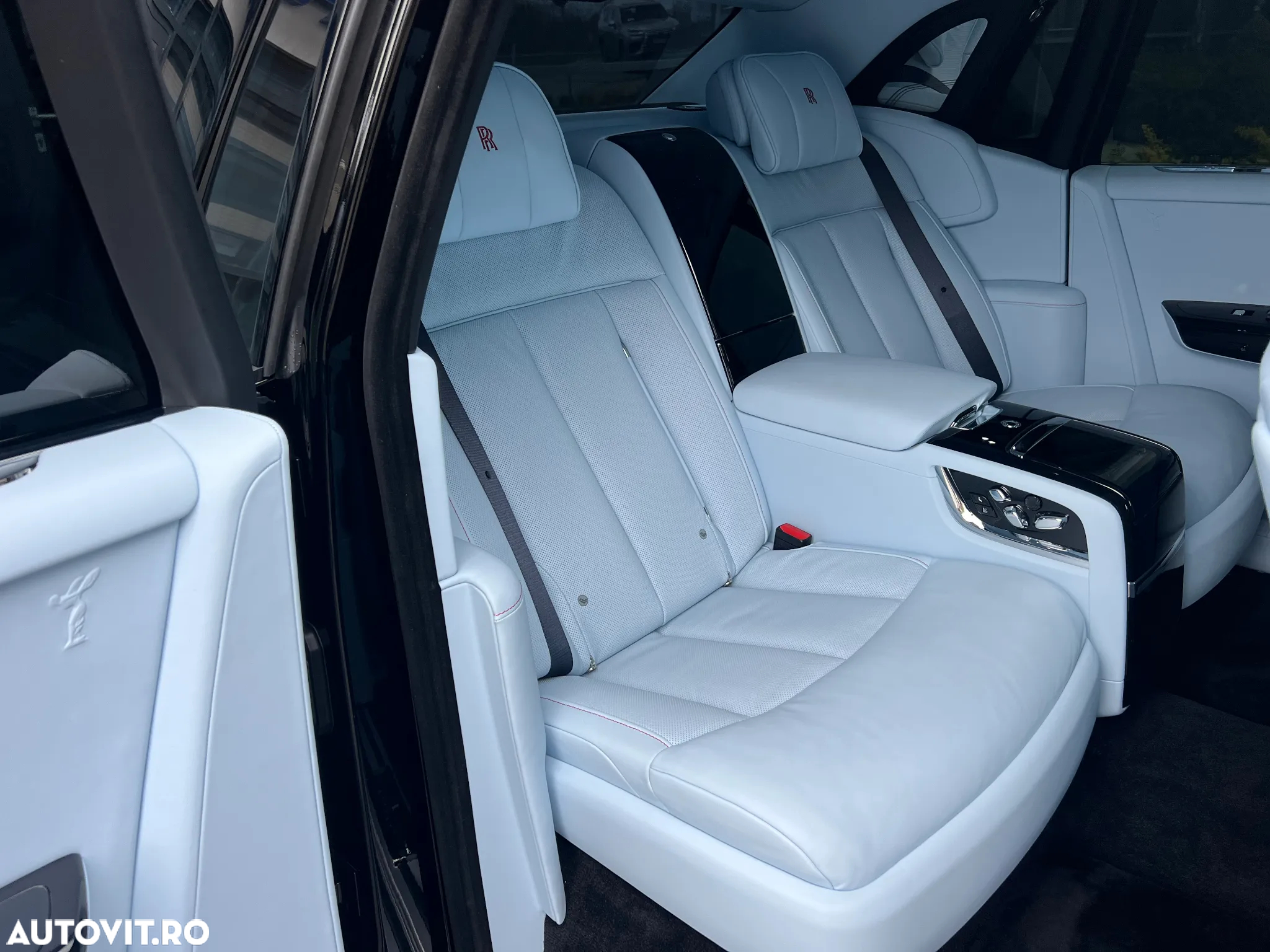 Rolls-Royce Phantom - 14