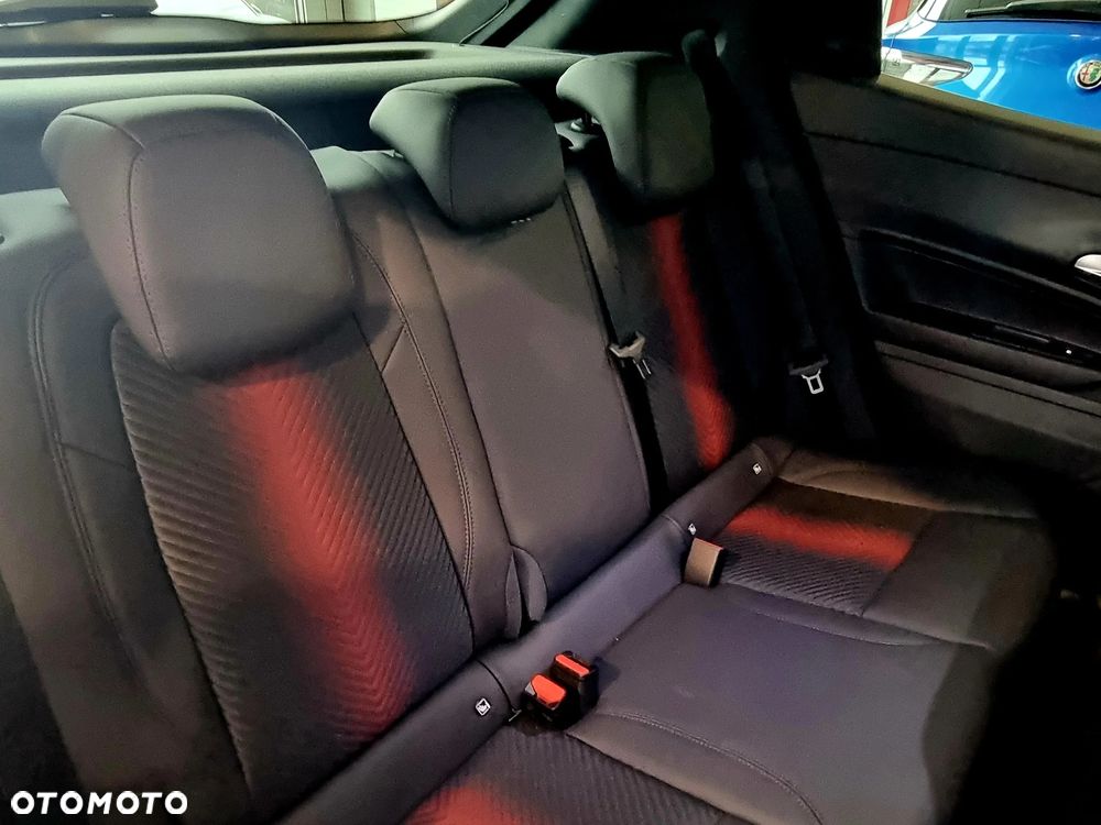 Alfa Romeo Junior 1.2 mHEV Ti eDCT - 14