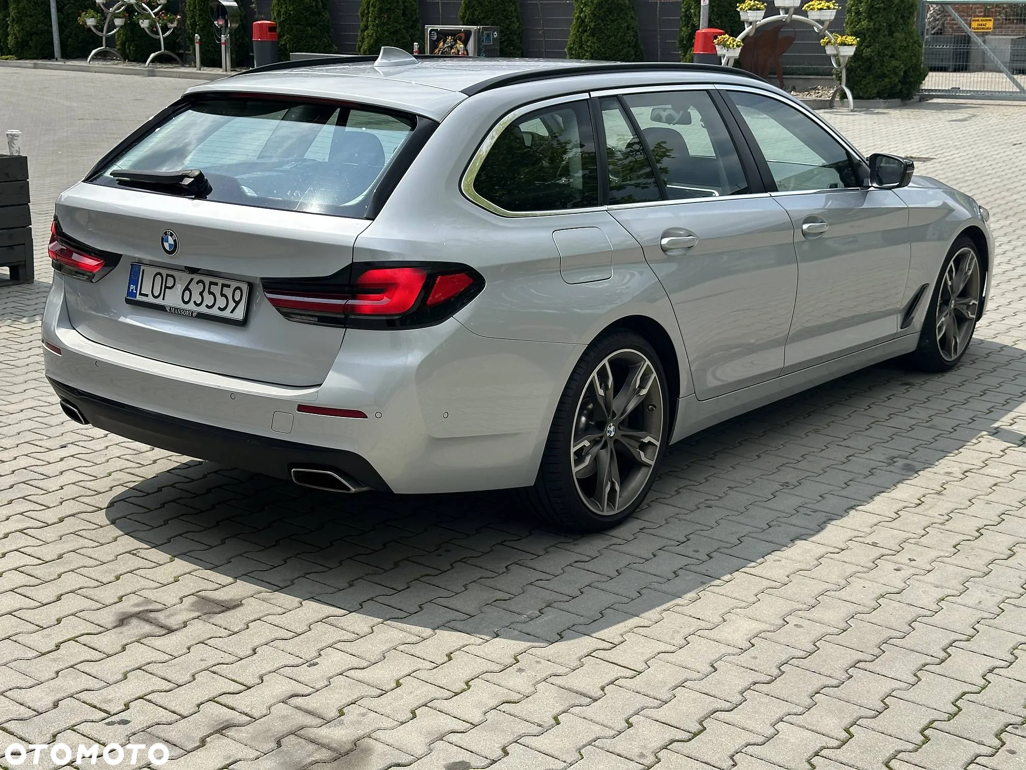 BMW Seria 5 530d xDrive Touring - 3