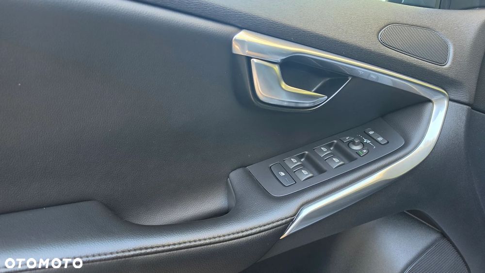 Volvo V40 D2 Drive-E SCR Momentum - 22