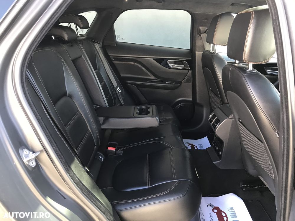 Jaguar F-Pace - 15