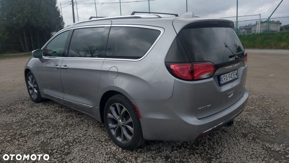 Chrysler Pacifica - 7