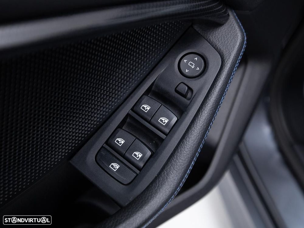 BMW 116 d Corporate Edition — fotografia 13