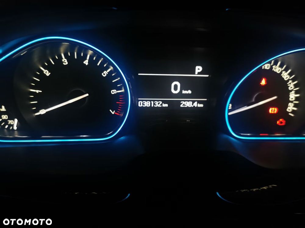 Peugeot 2008 PureTech 110 GPF Stop&Start EAT6 Allure - 12