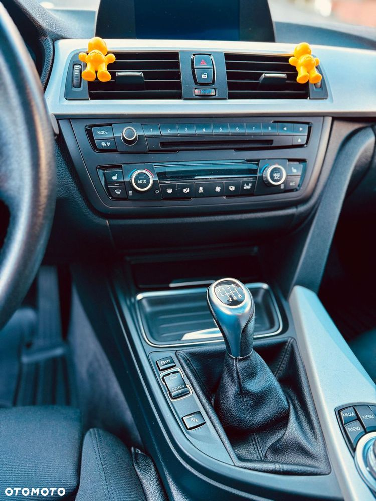 BMW Seria 3 320d - 15