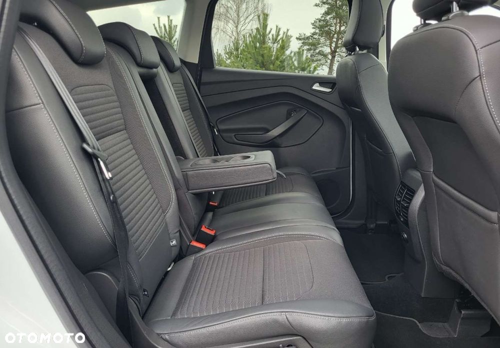 Ford Kuga - 10