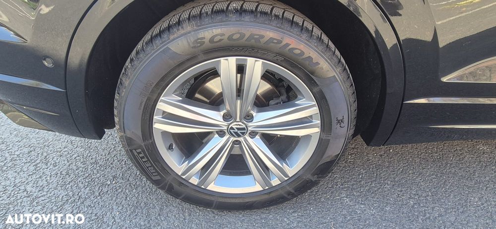 Volkswagen Touareg - 21