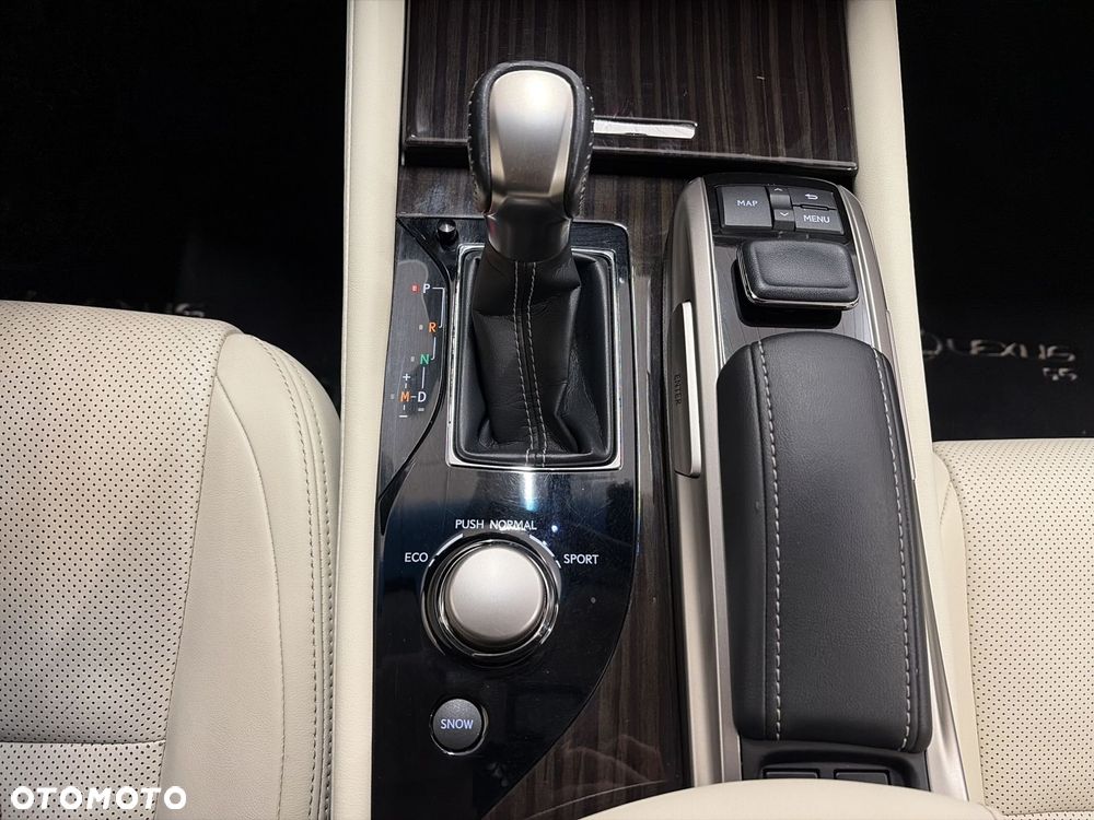 Lexus GS - 18