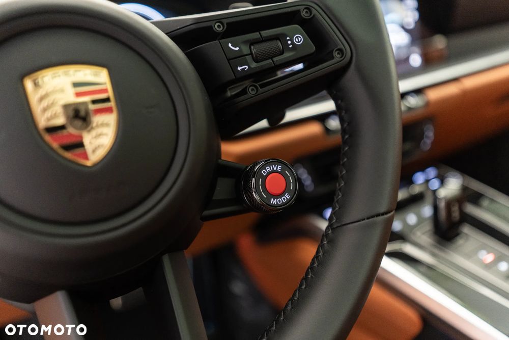 Porsche 911 Carrera - 21