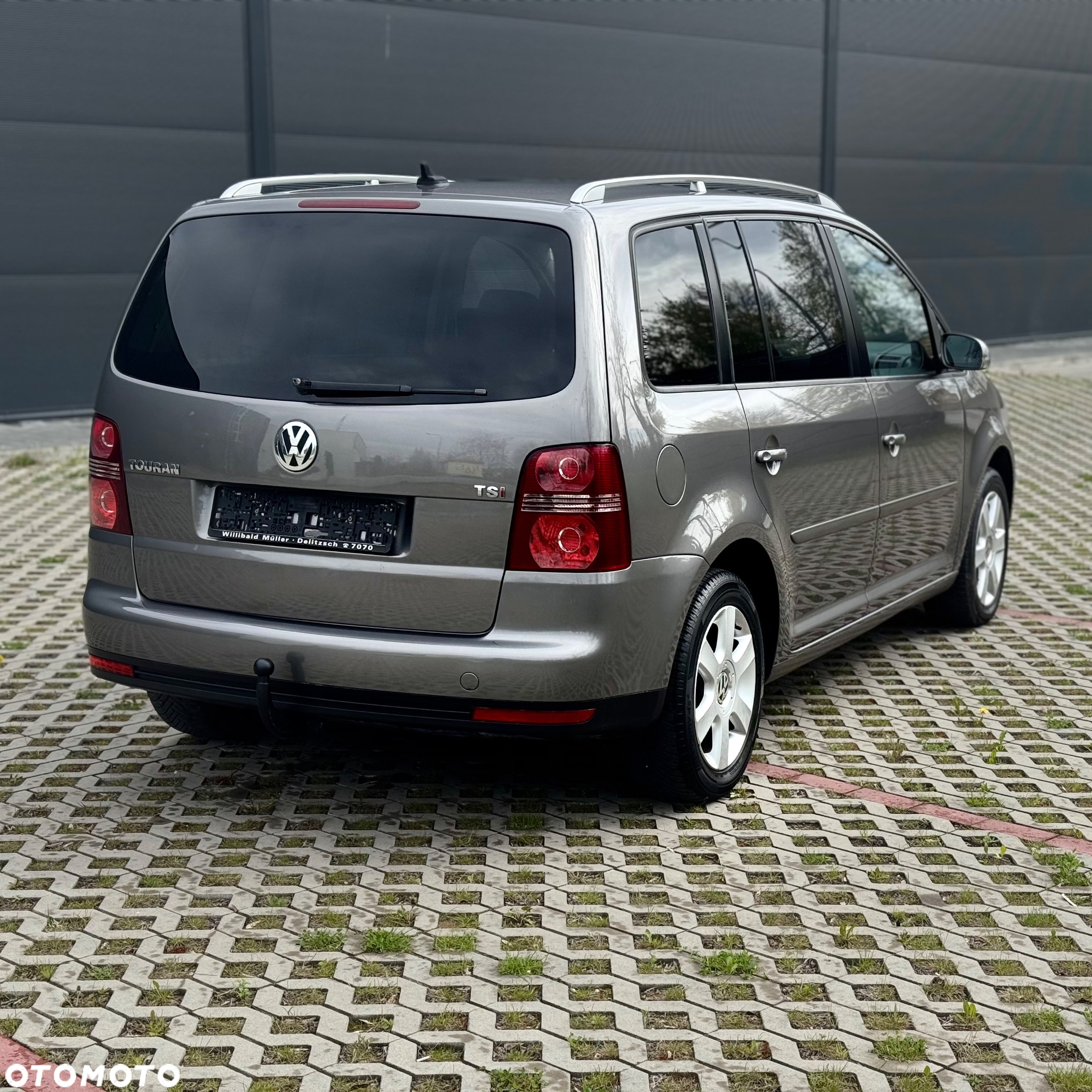 Volkswagen Touran - 3
