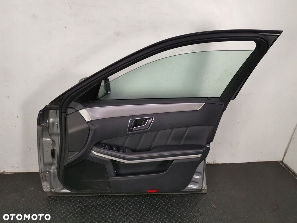 MERCEDES W212 DRZWI PRAWE PRZÓD PRZEDNIE C792 - 5