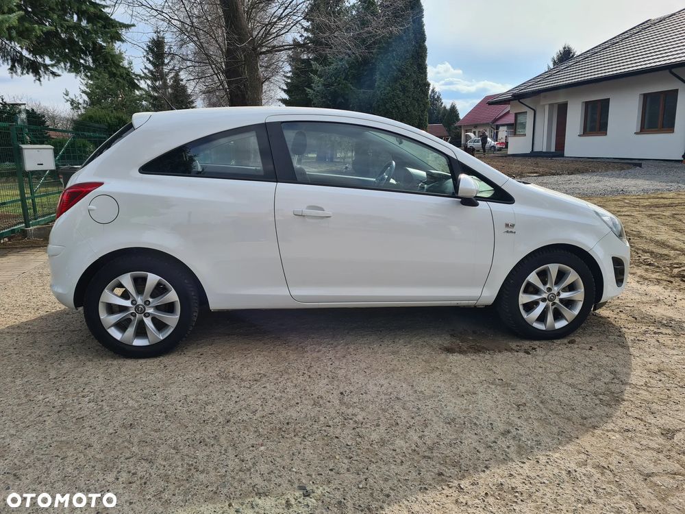 Opel Corsa 1.4 16V Edition - 10